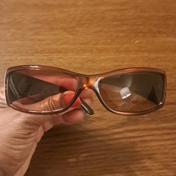 Fashion Sunglasses | One Size | Brown | Gently worn | No visible scratches - Picture 7 of 7